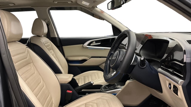 View Kia Carens Image 19 Used Kia Carens Image 19
