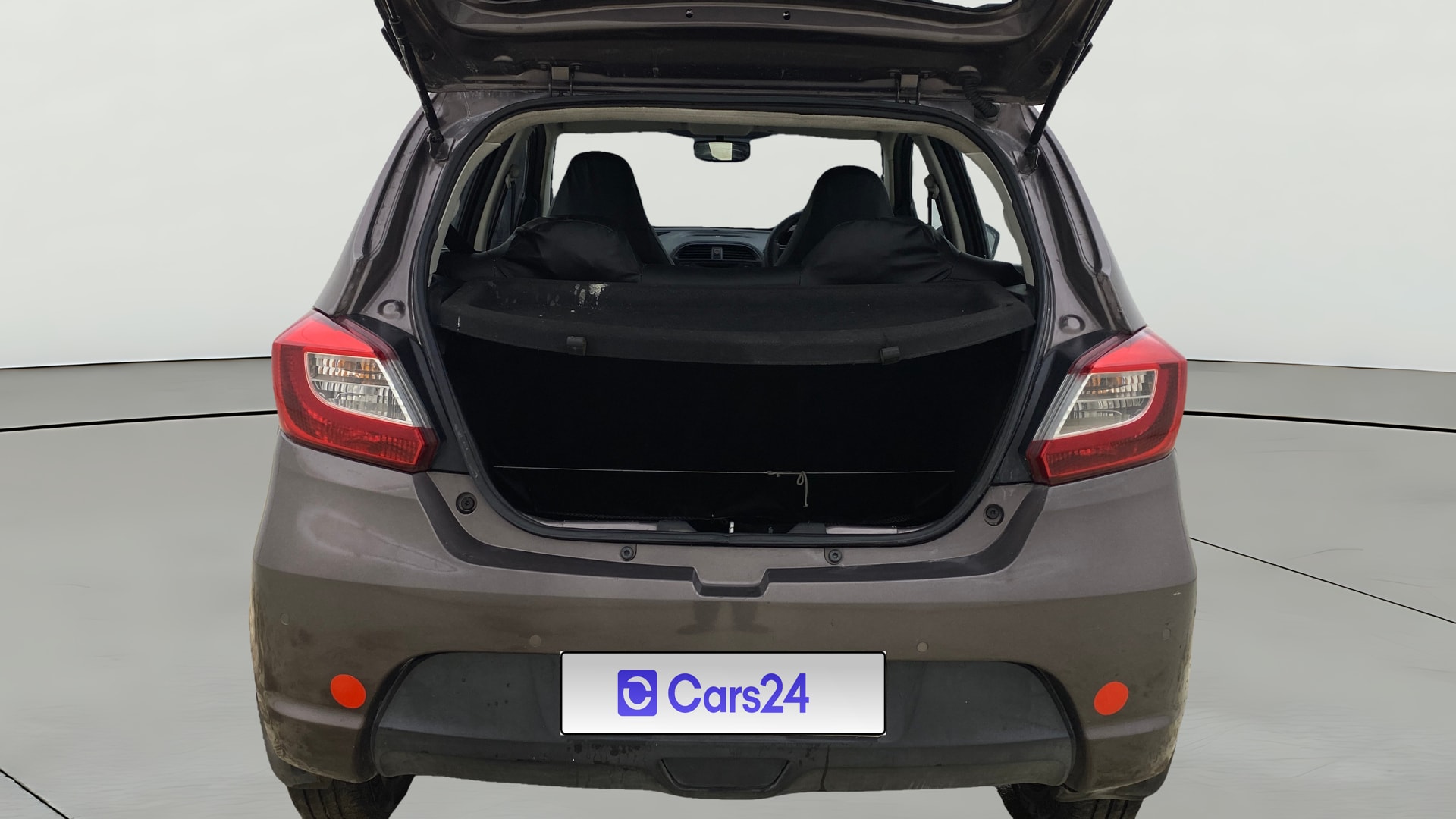 View 2018 Tata Tiago Revotorq XB Image 36 Used 2018 Tata Tiago Revotorq XB Image 36