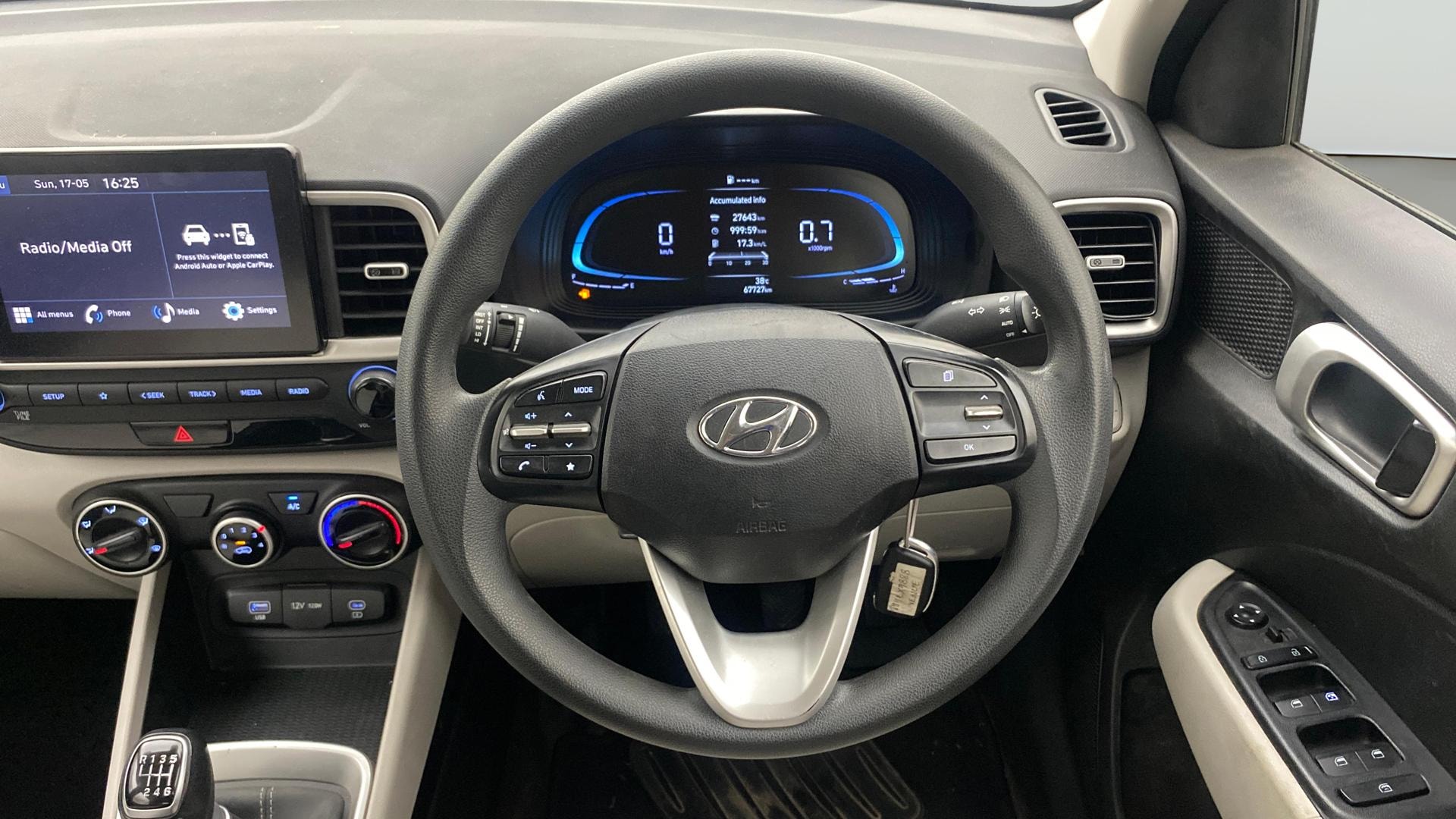 View 2022 Hyundai Venue S Plus 1.5 Diesel MT Image 20 Used 2022 Hyundai Venue S Plus 1.5 Diesel MT Image 20