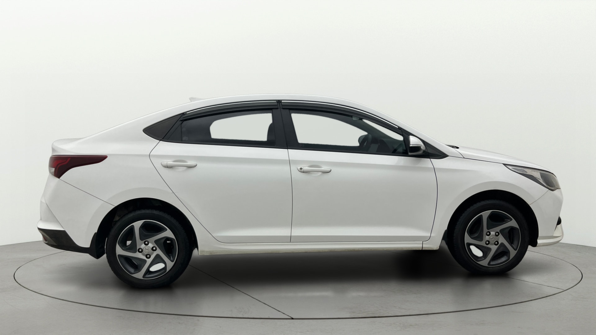 View 2022 Hyundai Verna 1.5 VTVT S Plus MT Image 8 Used 2022 Hyundai Verna 1.5 VTVT S Plus MT Image 8