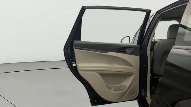 View Mahindra Marazzo Image 16 Used Mahindra Marazzo Image 16