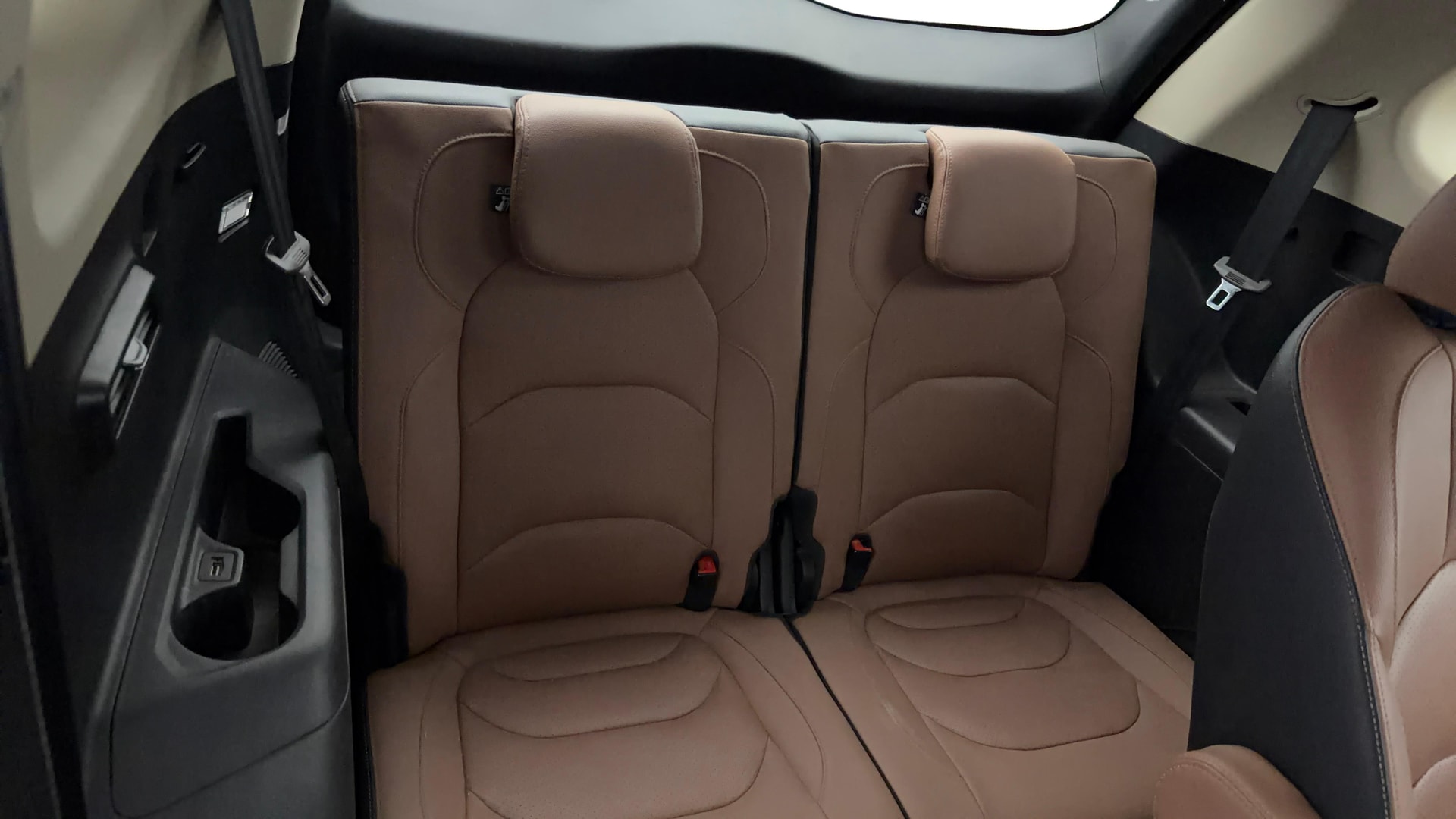View 2023 MG Hector Plus Sharp Pro 6 Seater Diesel Image 10 Used 2023 MG Hector Plus Sharp Pro 6 Seater Diesel Image 10