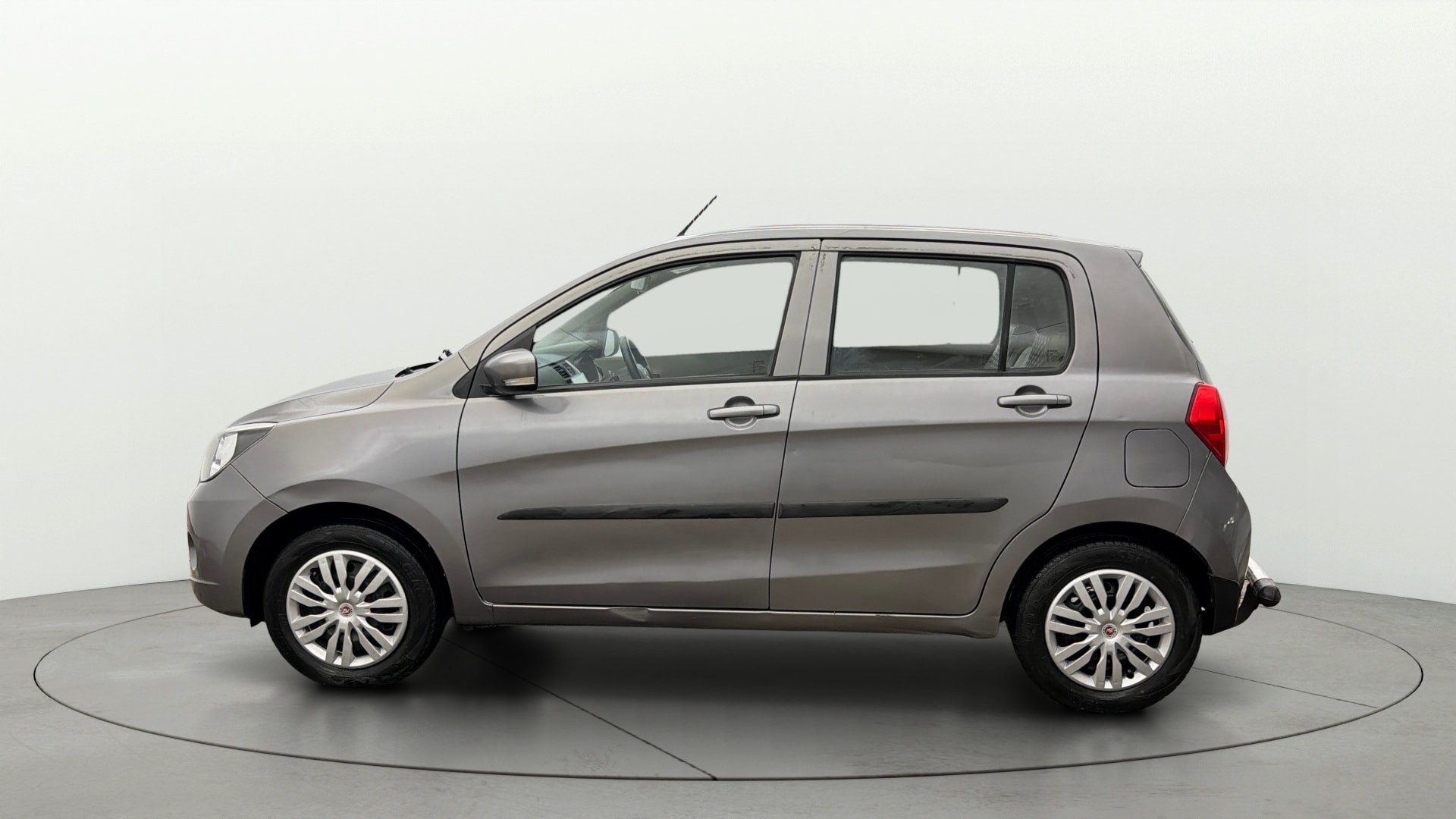 View 2017 Maruti Suzuki 1000 Base Variant Image 5 Used 2017 Maruti Suzuki 1000 Base Variant Image 5