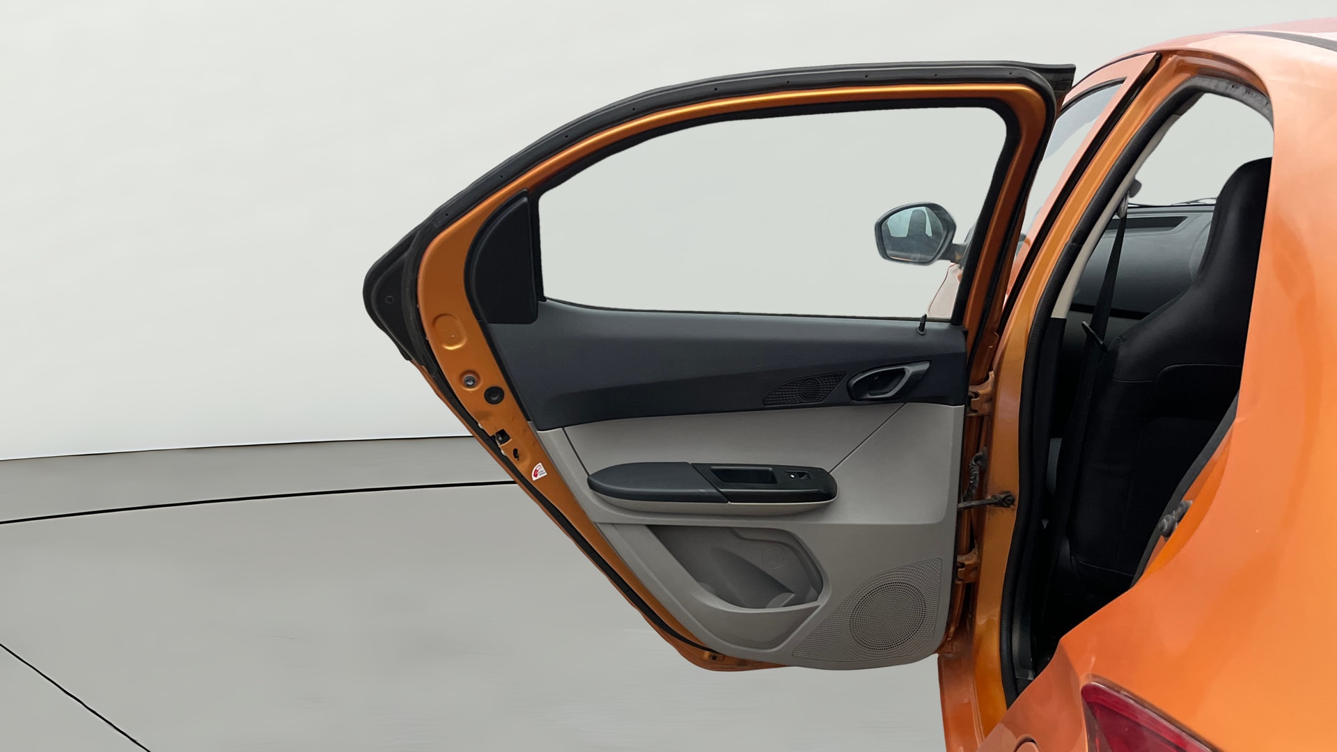 View 2017 Tata Tiago Revotorq XB Image 22 Used 2017 Tata Tiago Revotorq XB Image 22
