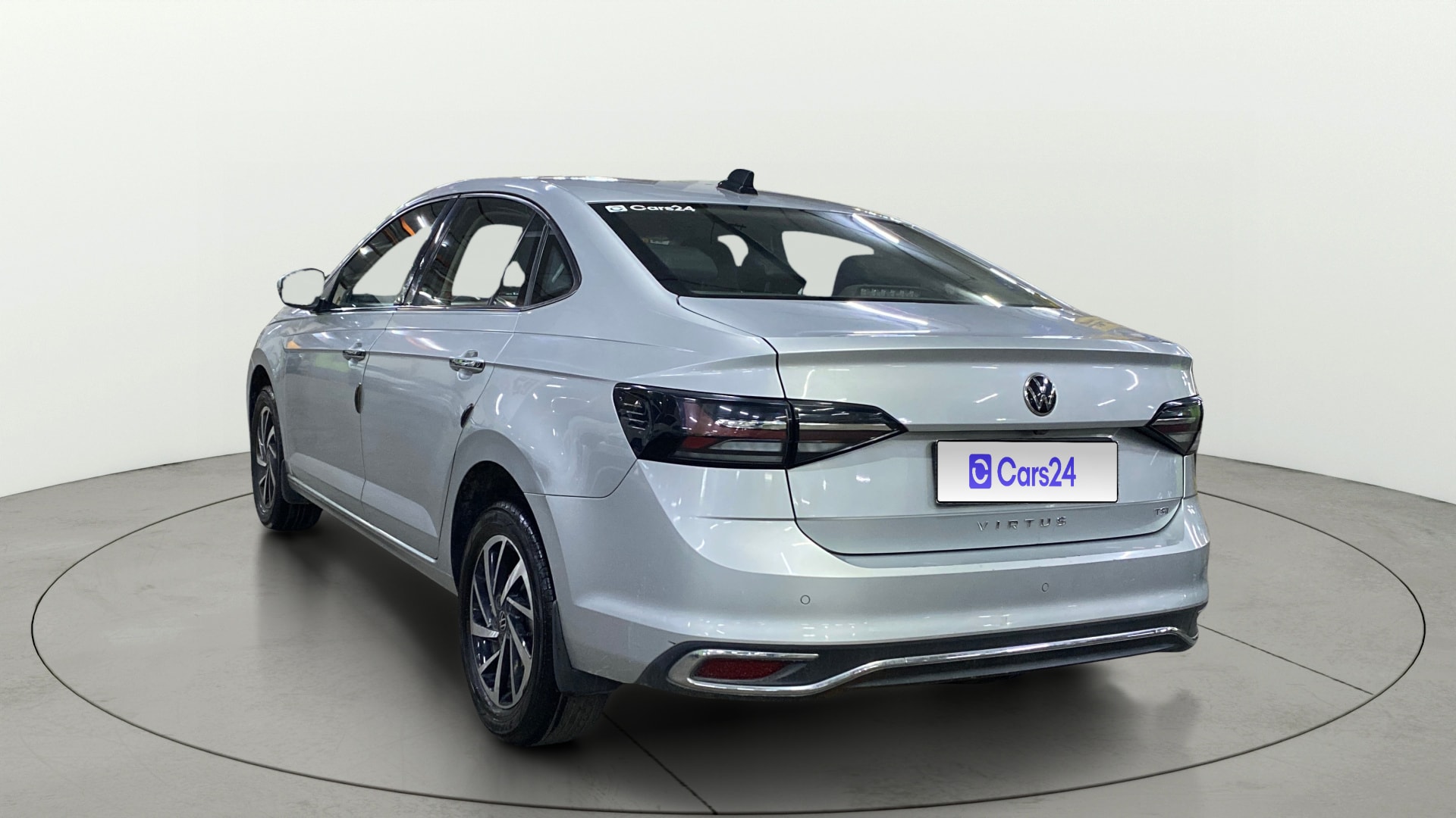 View 2022 Volkswagen Virtus Topline 1.0 TSI MT Image 2 Used 2022 Volkswagen Virtus Topline 1.0 TSI MT Image 2