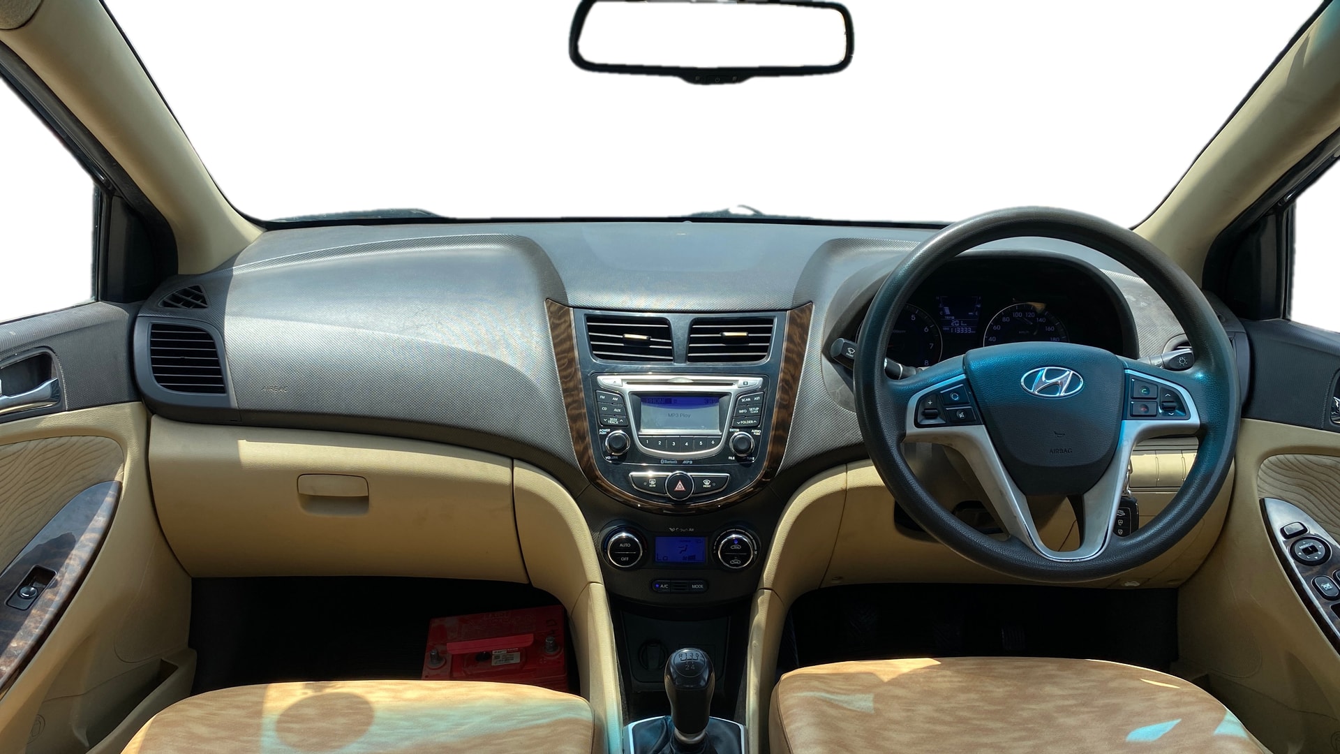 View 2014 Hyundai Fluidic Verna 1.6 VTVT SX Image 30 Used 2014 Hyundai Fluidic Verna 1.6 VTVT SX Image 30