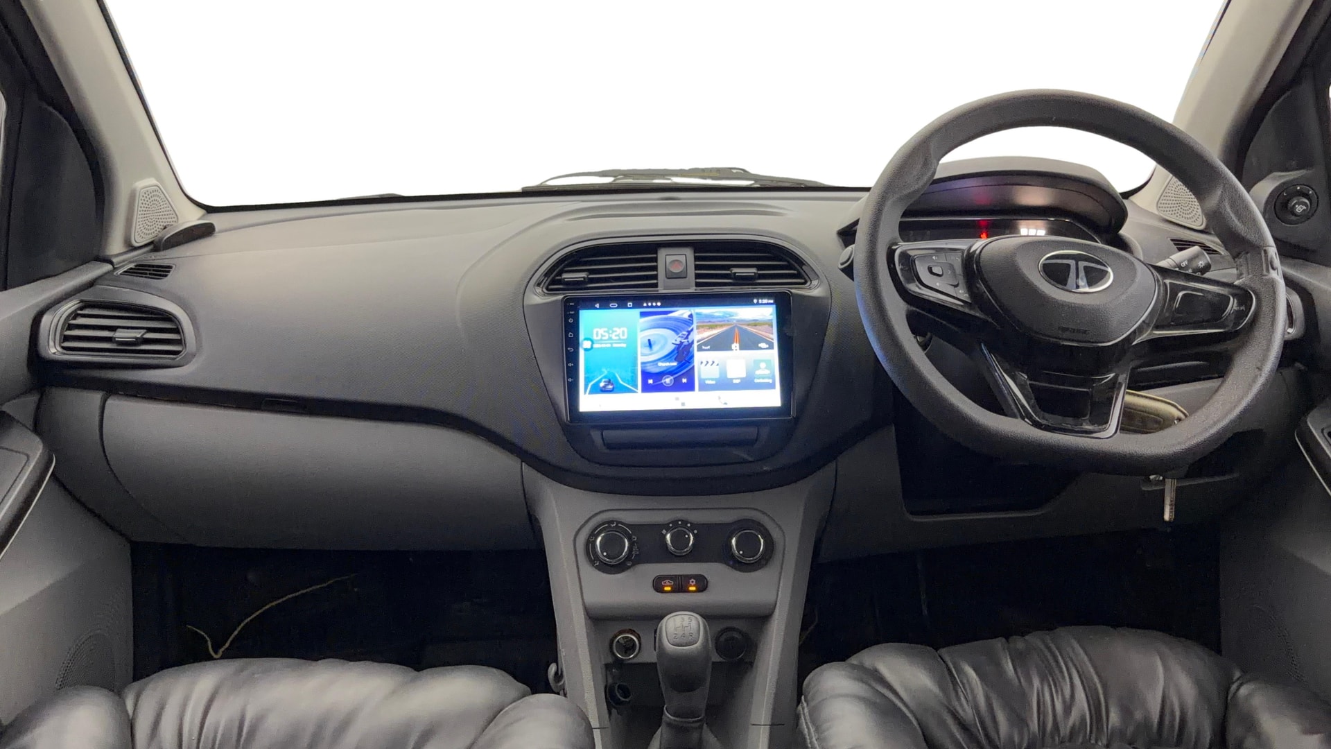 View 2024 Tata Tiago Revotorq XB Image 15 Used 2024 Tata Tiago Revotorq XB Image 15
