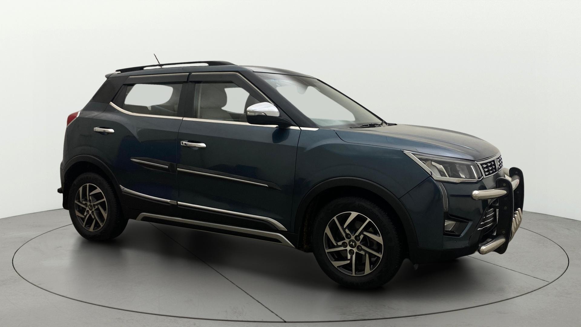 View 2022 Mahindra XUV300 W4 Petrol BS IV Image 23 Used 2022 Mahindra XUV300 W4 Petrol BS IV Image 23