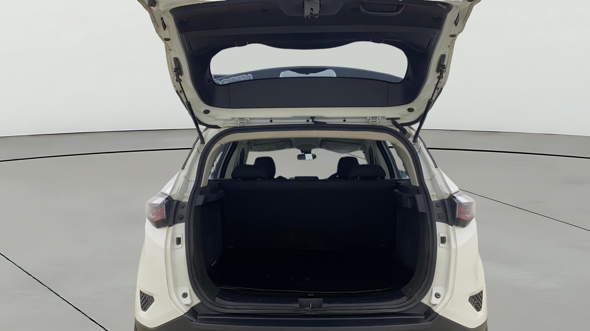 View 2022 Tata Harrier XE Image 38 Used 2022 Tata Harrier XE Image 38