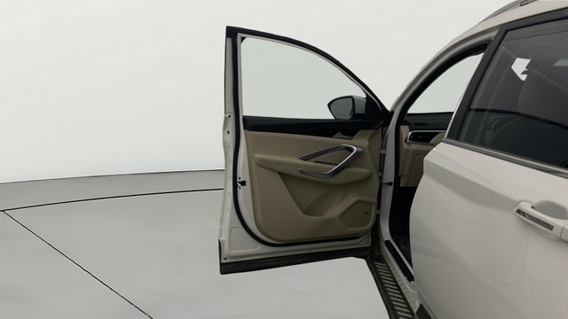 View MG Hector Image 33 Used MG Hector Image 33