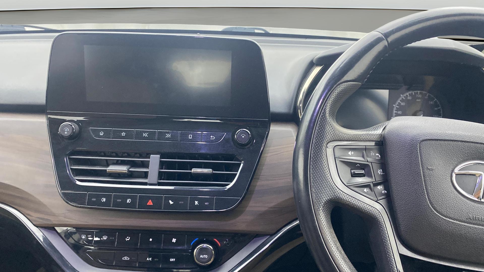 View 2022 Tata Harrier XE Image 33 Used 2022 Tata Harrier XE Image 33