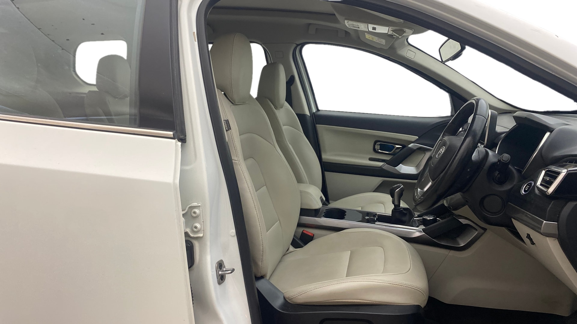 View 2022 Tata Safari XZ Plus 6S Image 19 Used 2022 Tata Safari XZ Plus 6S Image 19