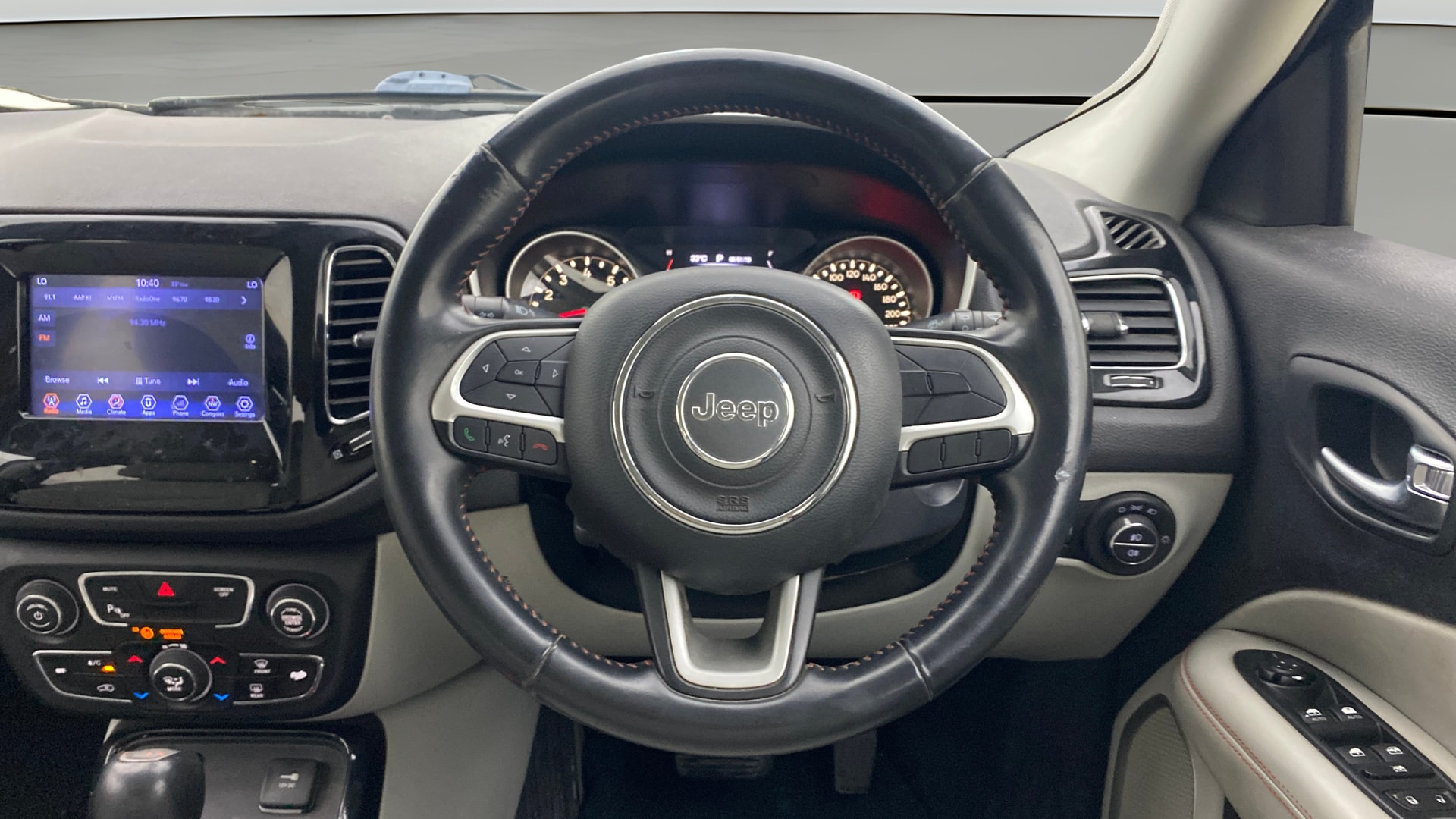 View 2018 Jeep Compass Limited 1.4 Multi AIR Petrol DDCT AT BS IV Image 13 Used 2018 Jeep Compass Limited 1.4 Multi AIR Petrol DDCT AT BS IV Image 13