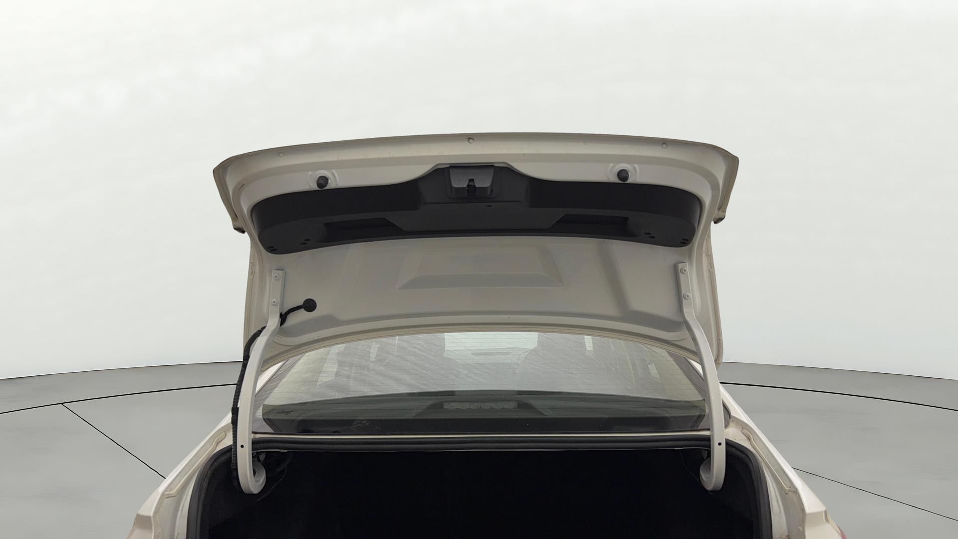 View 2022 Skoda Slavia Style 1.0 TSI AT Image 17 Used 2022 Skoda Slavia Style 1.0 TSI AT Image 17
