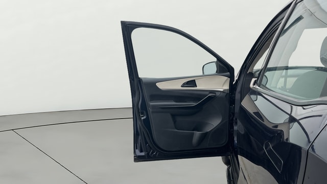View Mahindra XUV700 Image 31 Used Mahindra XUV700 Image 31