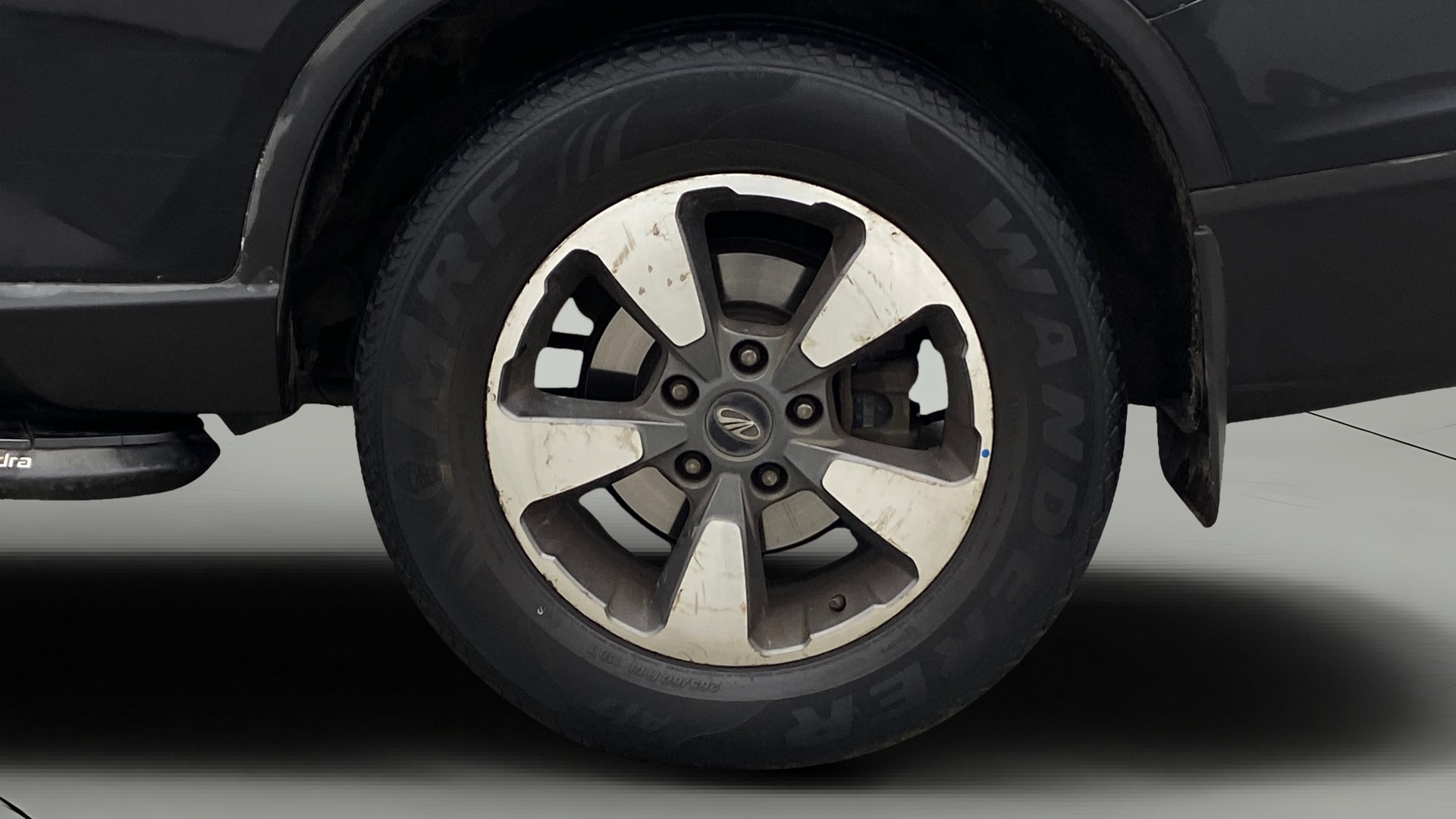 Used 2019 Mahindra Alturas G4 Used 2019 Mahindra Alturas G4