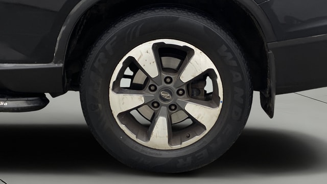 View Mahindra Alturas G4 Image 11 Used Mahindra Alturas G4 Image 11