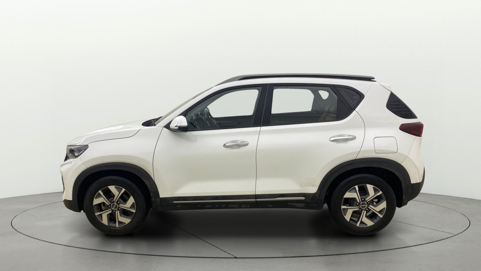 View 2023 Kia Sonet HTX AT Diesel Image 6 Used 2023 Kia Sonet HTX AT Diesel Image 6