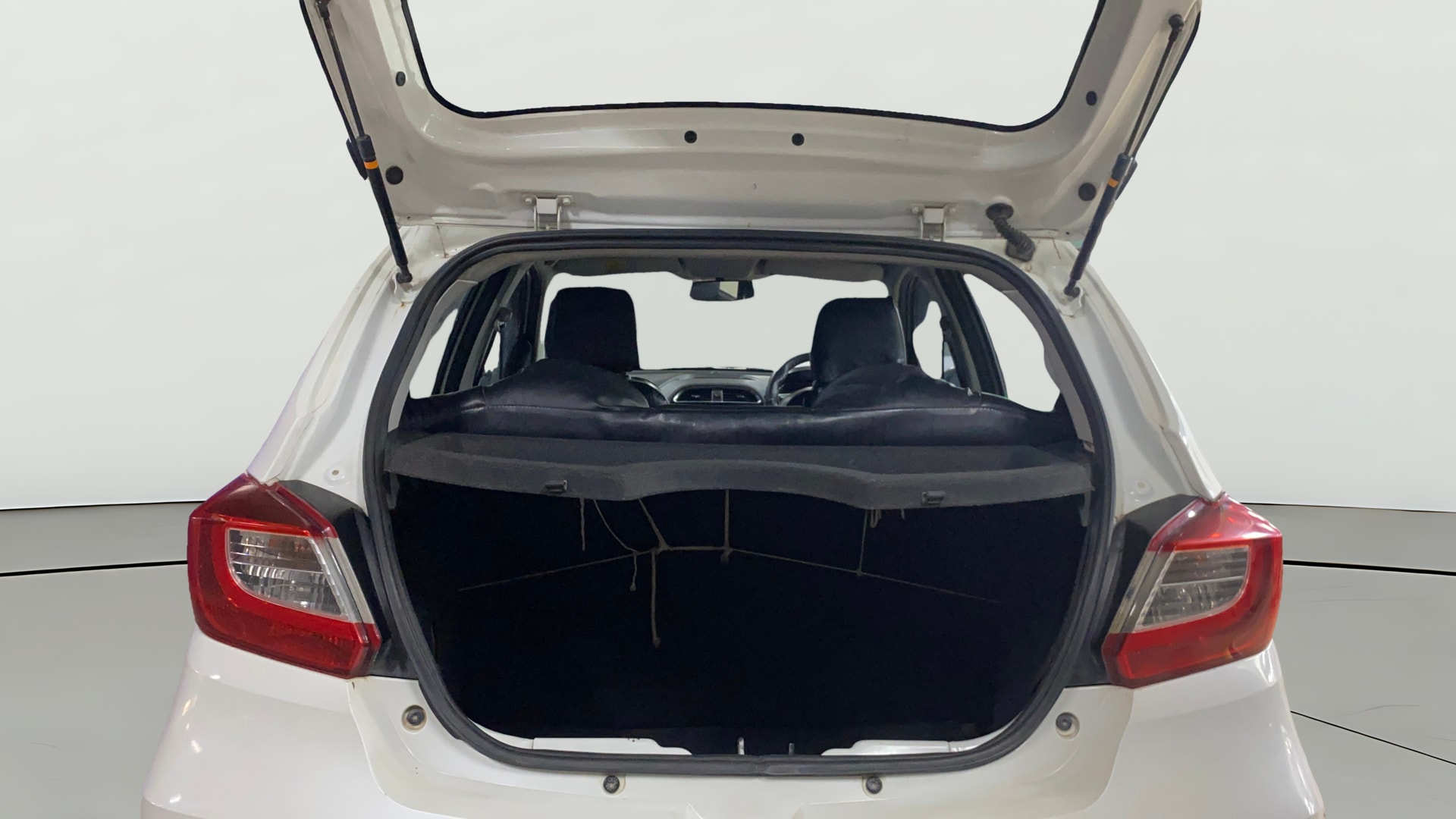 View 2021 Tata Tiago Revotorq XB Image 37 Used 2021 Tata Tiago Revotorq XB Image 37