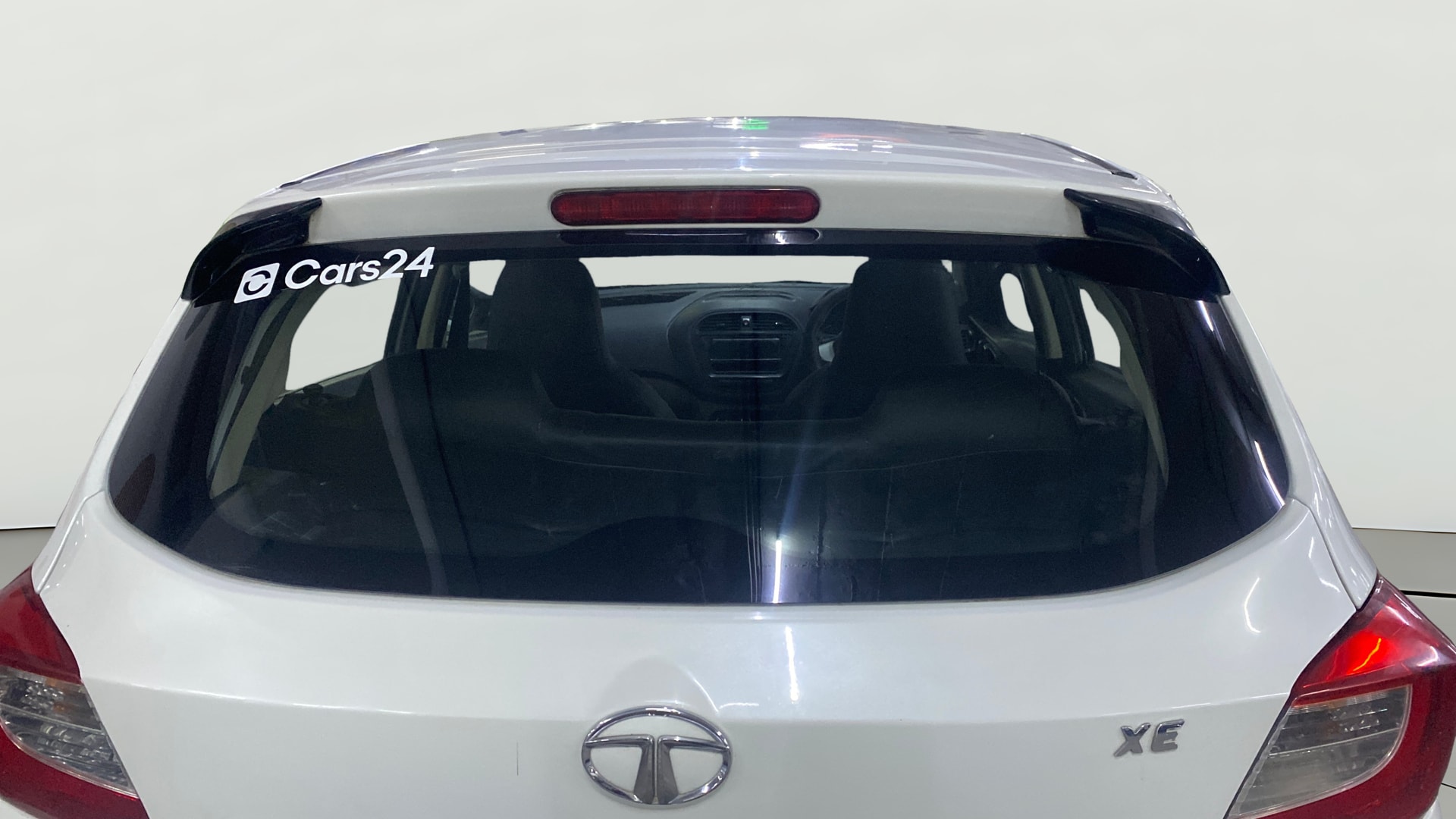 View 2018 Tata Tiago Revotorq XB Image 3 Used 2018 Tata Tiago Revotorq XB Image 3