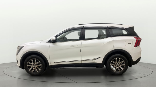 View Mahindra XUV700 Image 28 Used Mahindra XUV700 Image 28