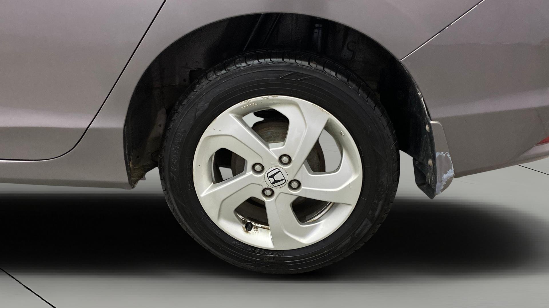 View 2016 Honda City ZX MT Diesel Anniversary Edition Image 8 Used 2016 Honda City ZX MT Diesel Anniversary Edition Image 8