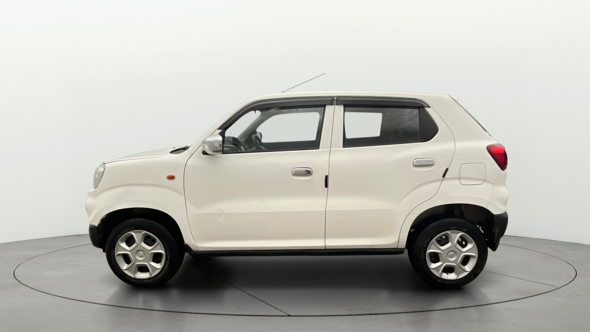 View 2023 Maruti Suzuki 1000 Base Variant Image 5 Used 2023 Maruti Suzuki 1000 Base Variant Image 5
