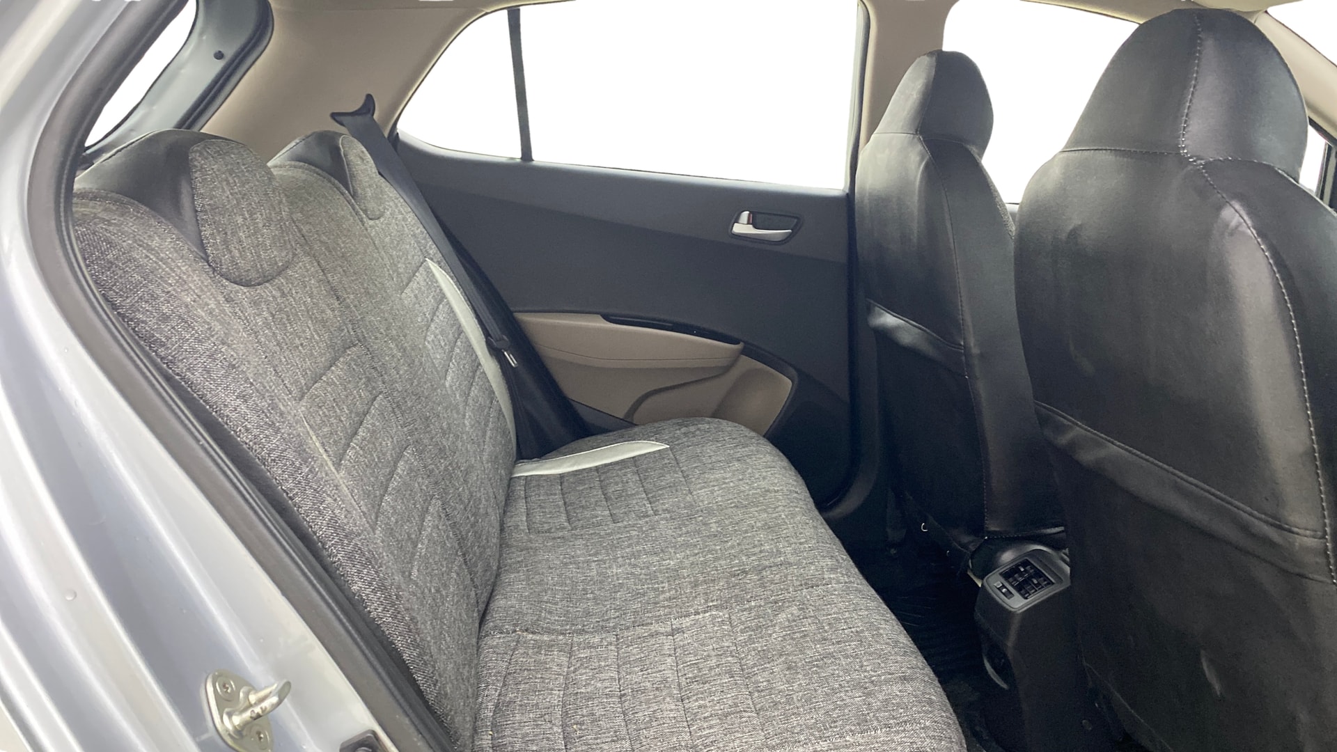 View 2019 Hyundai Grand i10 Sportz 1.2 Kappa Image 29 Used 2019 Hyundai Grand i10 Sportz 1.2 Kappa Image 29