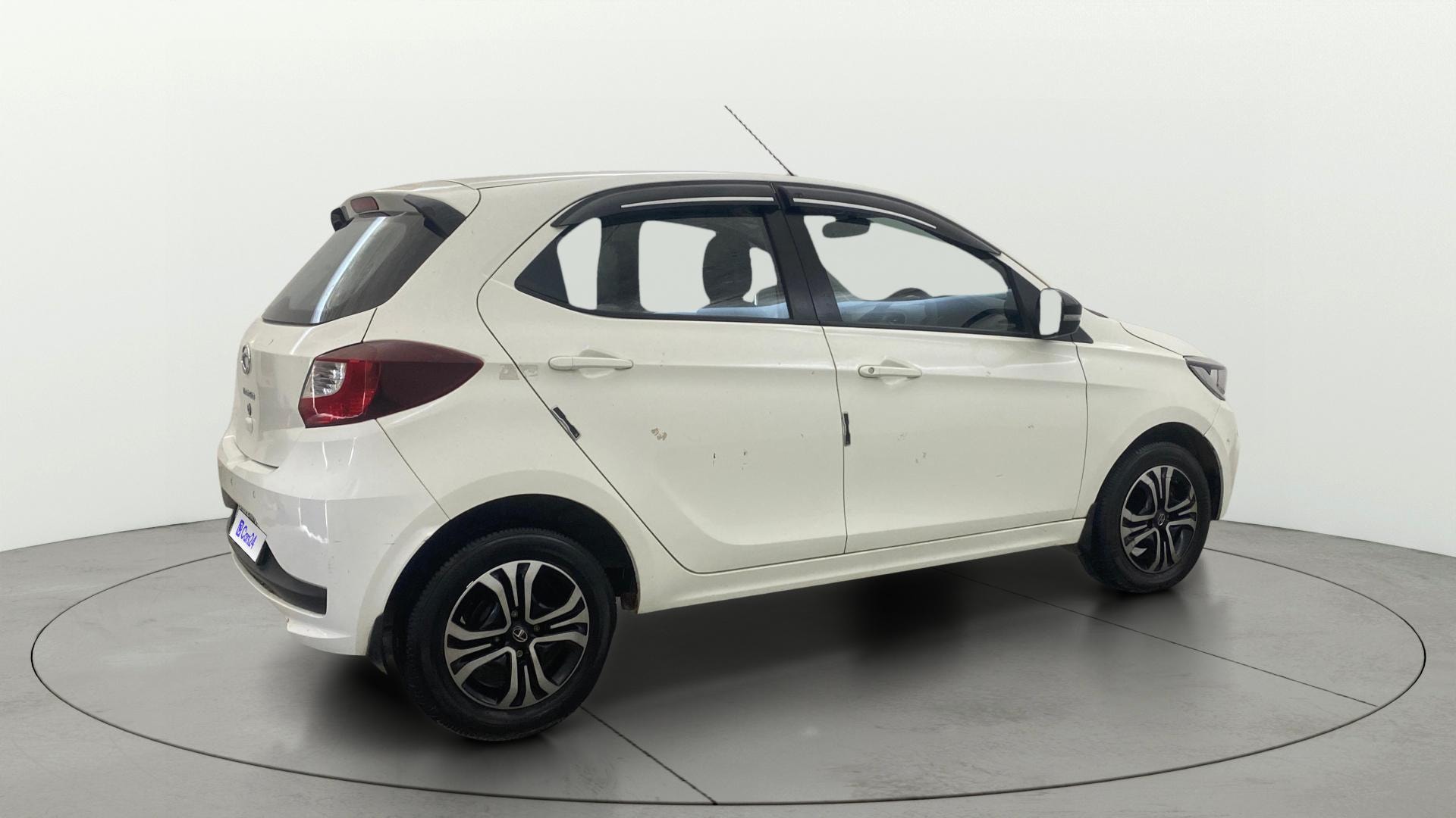 View 2022 Tata Tiago Revotorq XB Image 41 Used 2022 Tata Tiago Revotorq XB Image 41