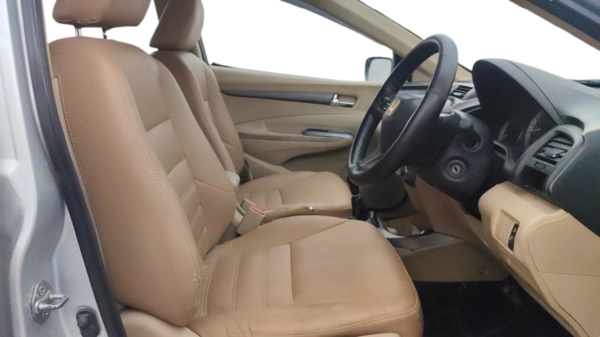 View 2013 Honda City ZX MT Diesel Anniversary Edition Image 25 Used 2013 Honda City ZX MT Diesel Anniversary Edition Image 25