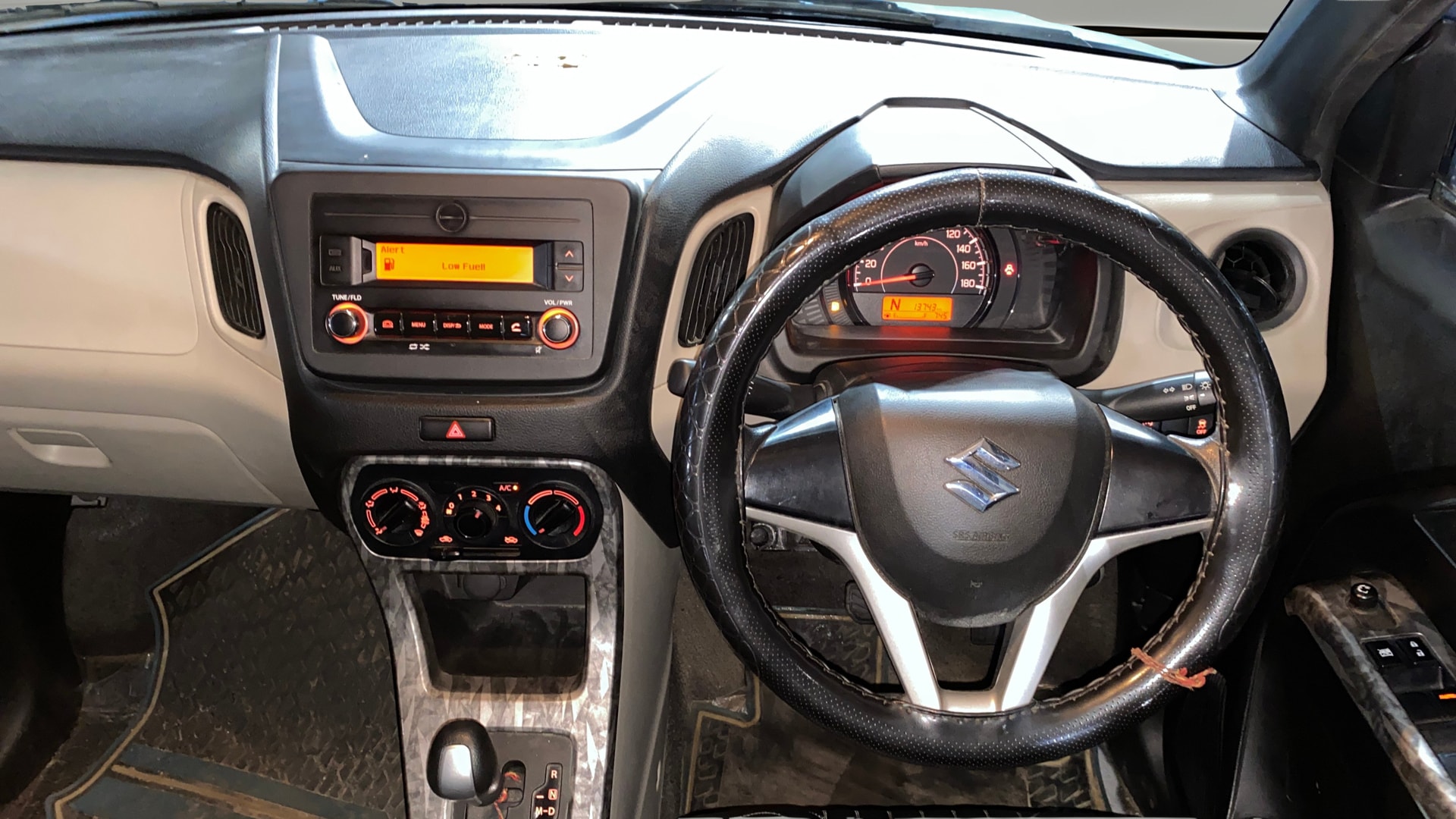 View 2024 Maruti Suzuki 1000 Base Variant Image 20 Used 2024 Maruti Suzuki 1000 Base Variant Image 20
