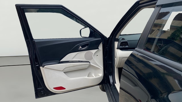 View Mahindra XUV 3XO Image 32 Used Mahindra XUV 3XO Image 32