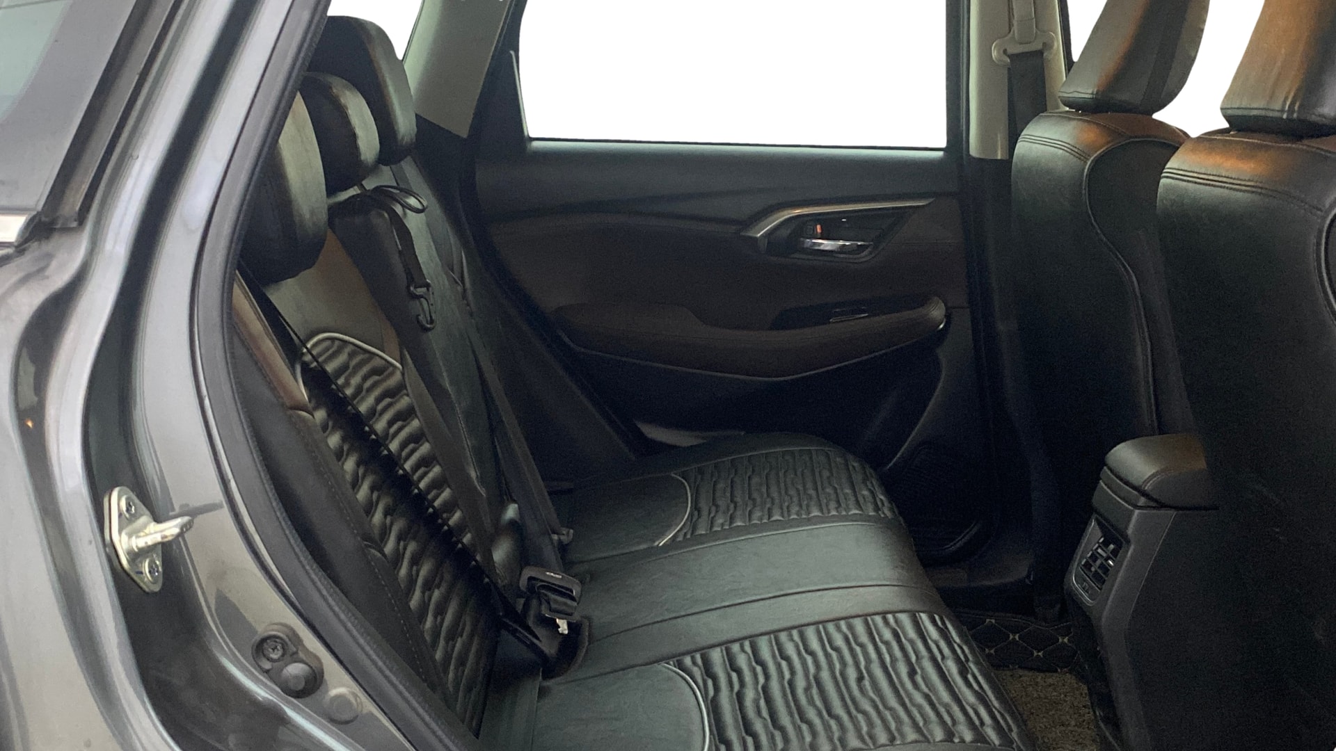 View 2023 Maruti Suzuki 1000 Base Variant Image 30 Used 2023 Maruti Suzuki 1000 Base Variant Image 30