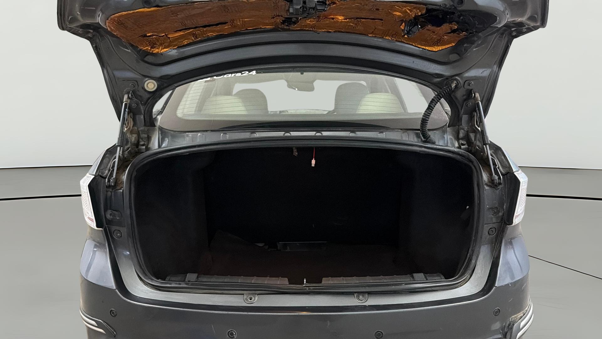 View 2023 Tata Tigor XE Diesel Image 39 Used 2023 Tata Tigor XE Diesel Image 39