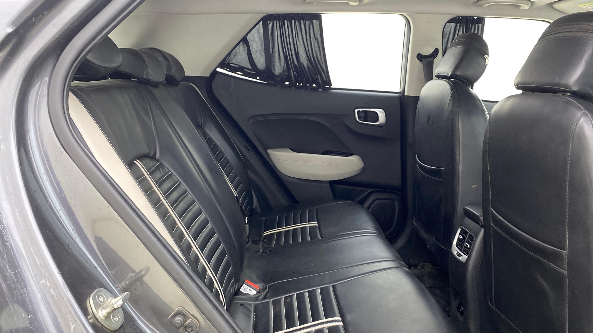 View 2024 Hyundai Venue SX 1.2 Petrol MT Image 36 Used 2024 Hyundai Venue SX 1.2 Petrol MT Image 36