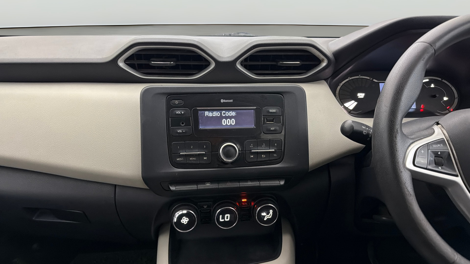 View 2022 Nissan Magnite XL Image 17 Used 2022 Nissan Magnite XL Image 17