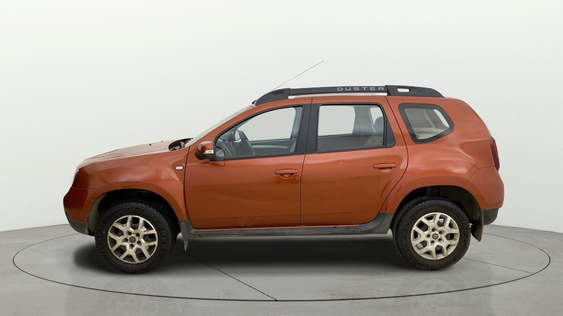 View 2016 Renault Duster Petrol RXL Image 5 Used 2016 Renault Duster Petrol RXL Image 5