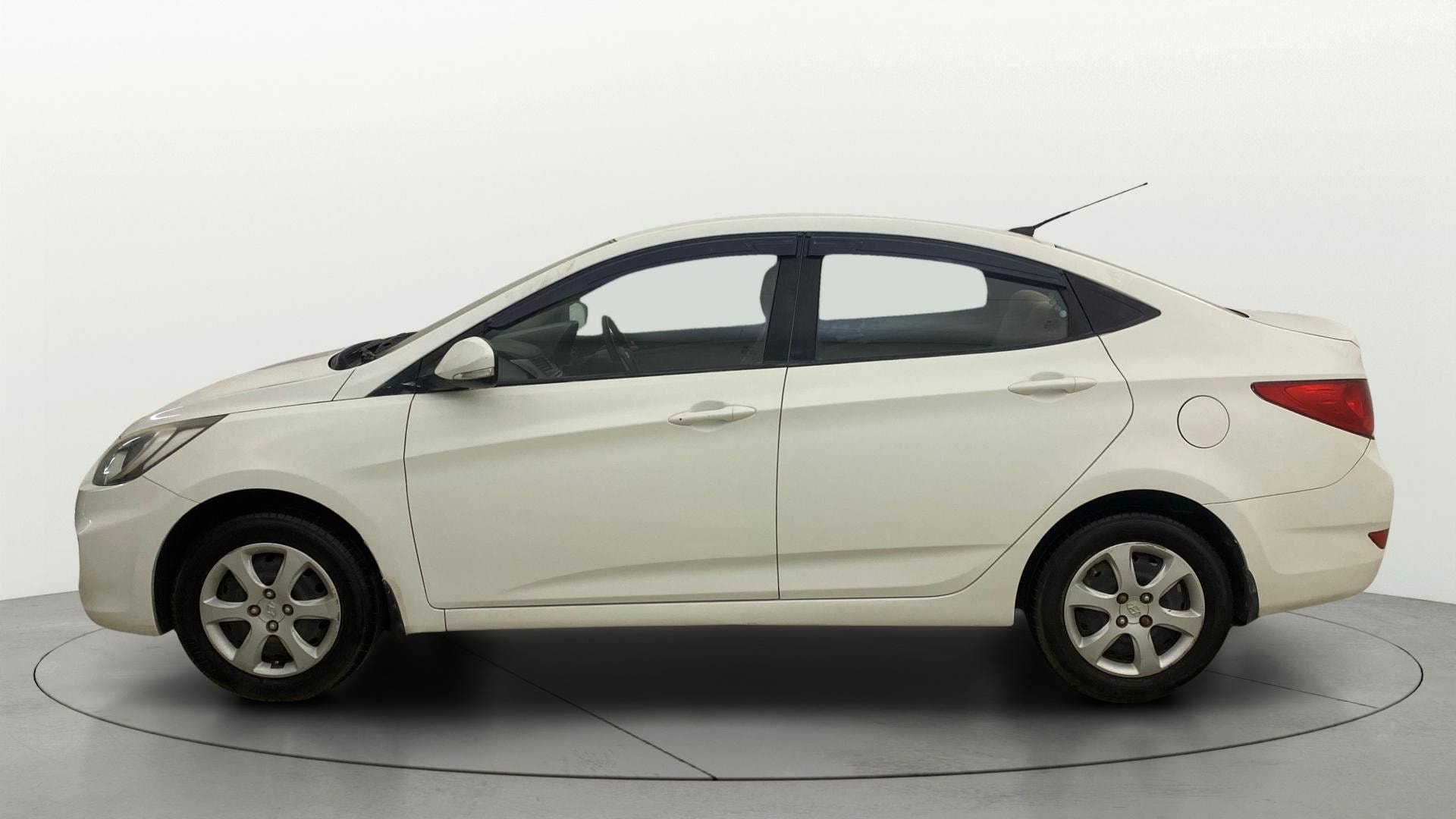 View 2014 Hyundai Fluidic Verna 1.4 VTVT CX Image 5 Used 2014 Hyundai Fluidic Verna 1.4 VTVT CX Image 5