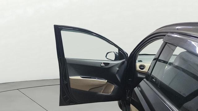 View Hyundai Grand i10 Image 30 Used Hyundai Grand i10 Image 30