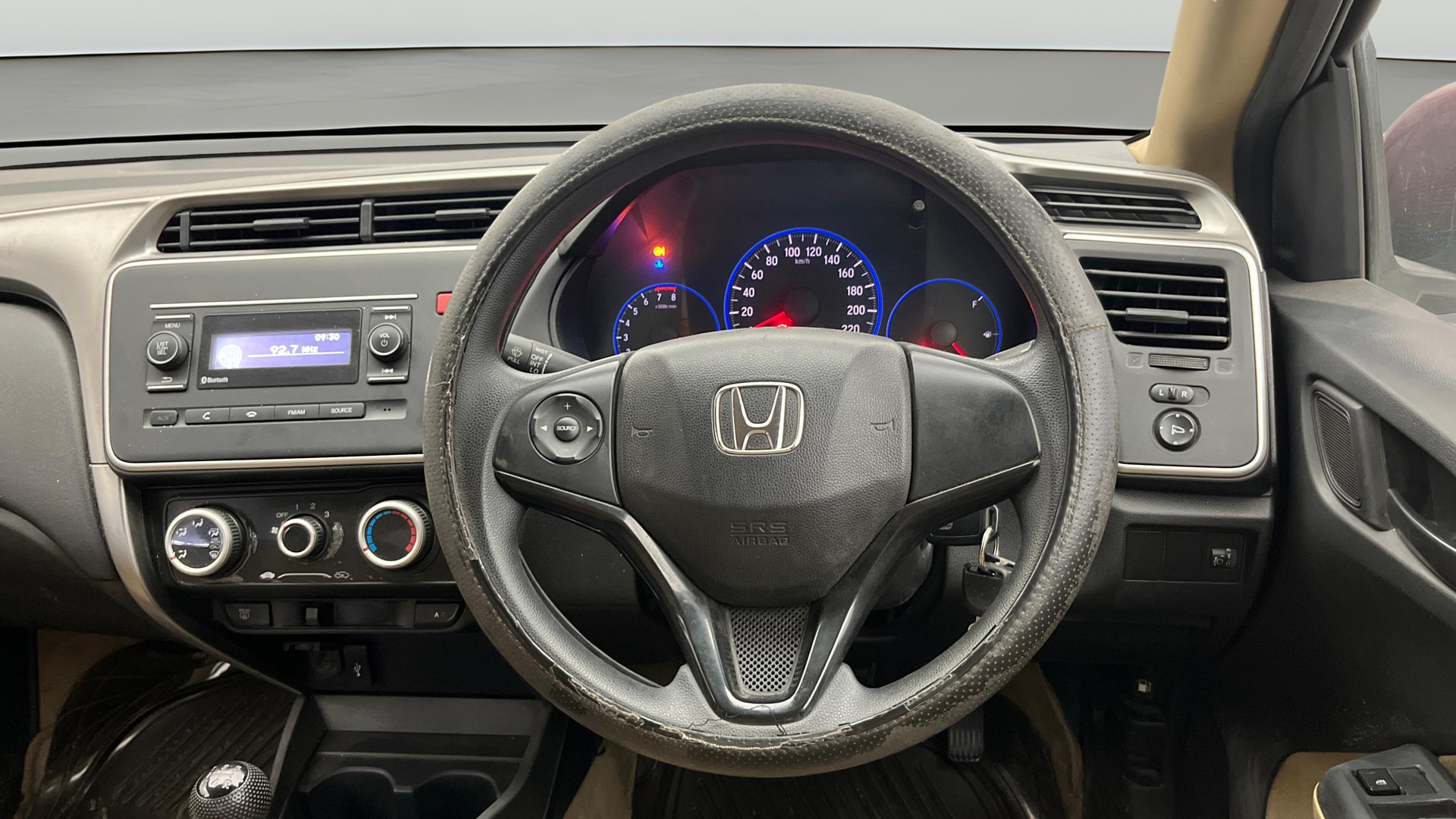 View 2014 Honda City ZX MT Diesel Anniversary Edition Image 12 Used 2014 Honda City ZX MT Diesel Anniversary Edition Image 12