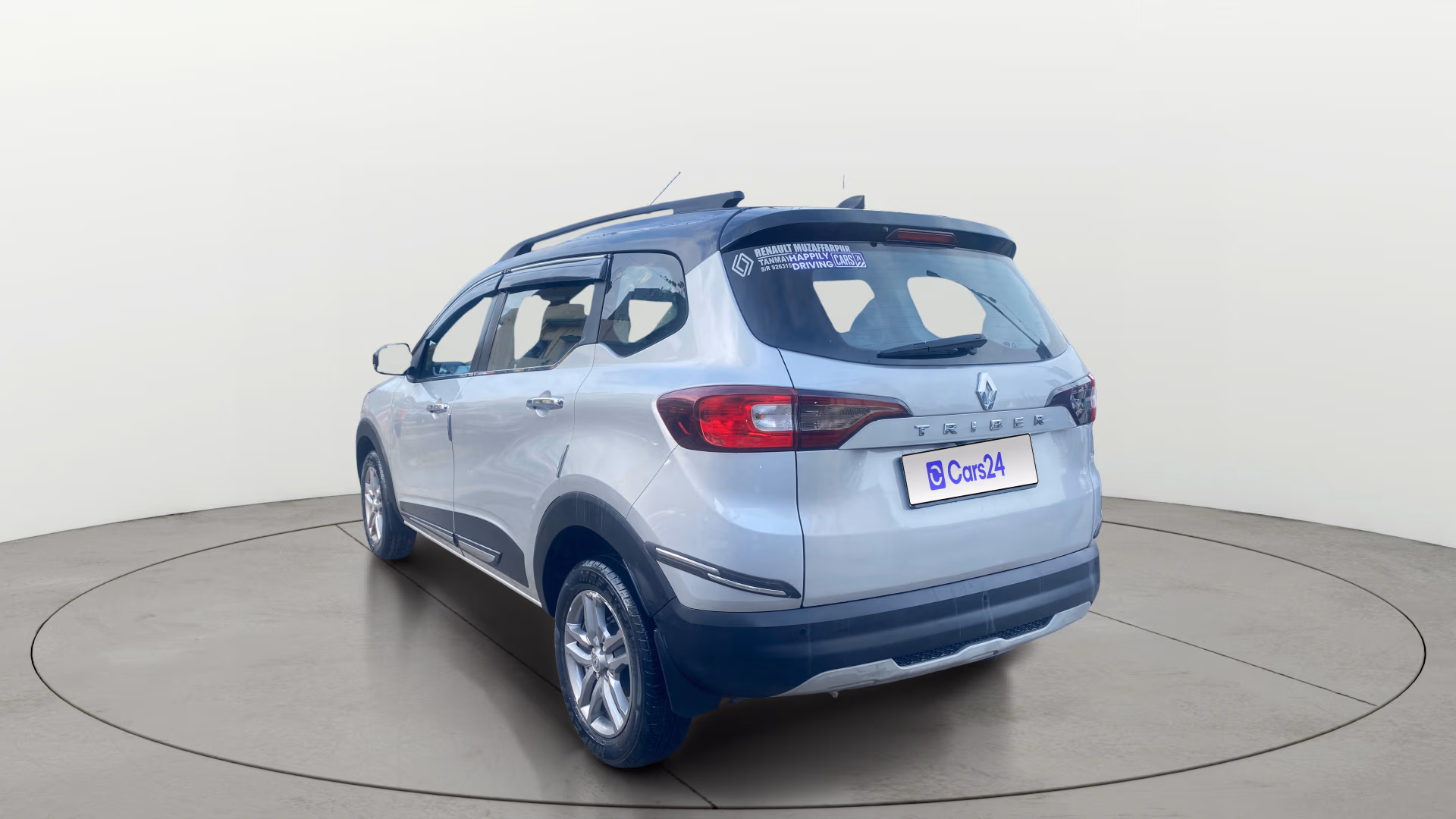 View 2024 Renault Triber RXZ Image 2 Used 2024 Renault Triber RXZ Image 2