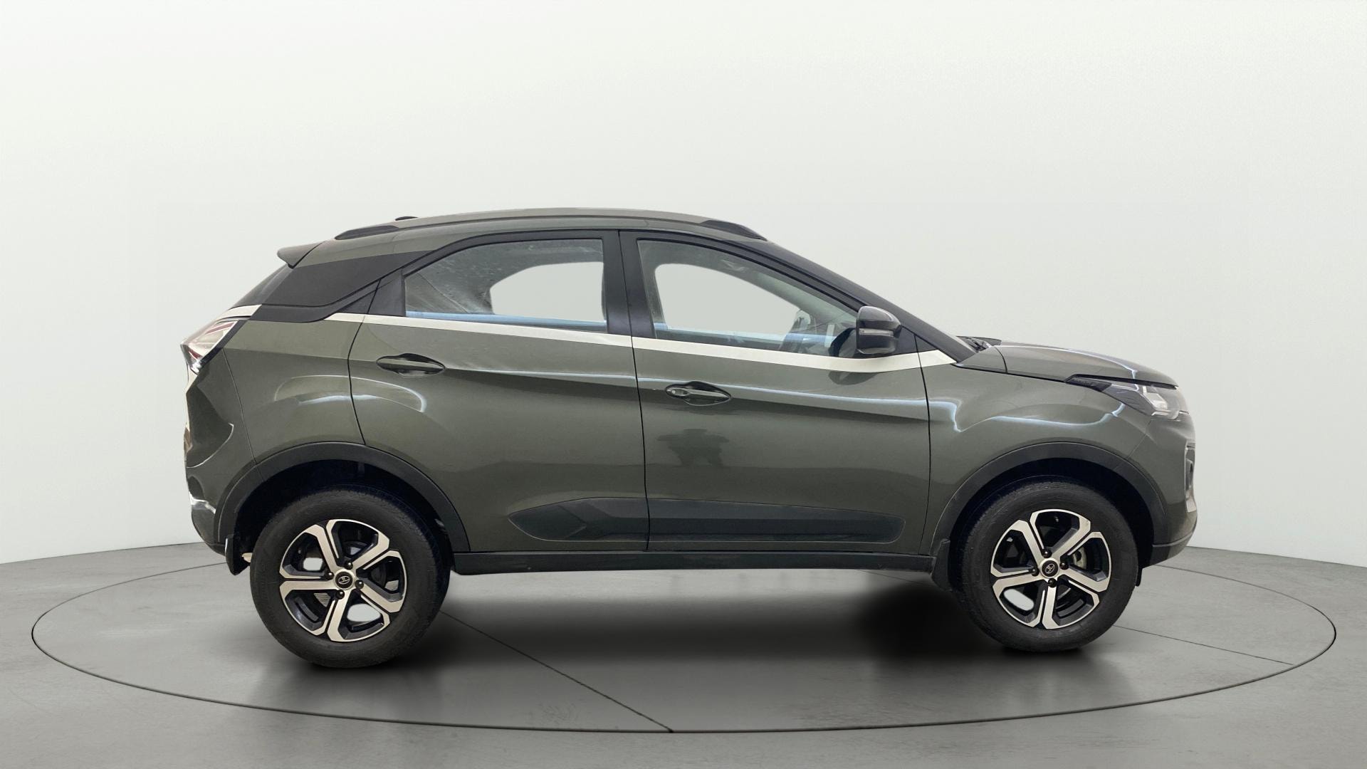 View 2022 Tata Nexon Revotron XE Image 28 Used 2022 Tata Nexon Revotron XE Image 28
