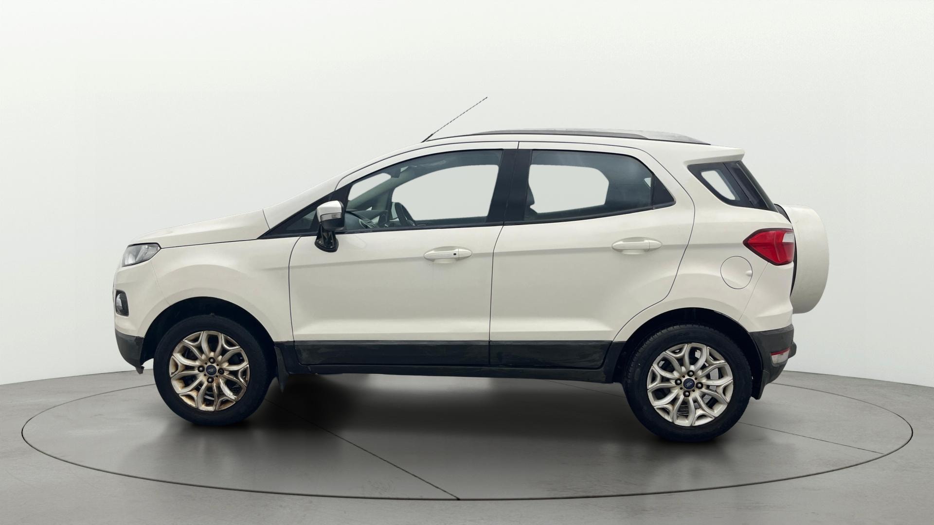 View 2016 Ford EcoSport 1.5 TDCi Diesel Ambiente BS IV Image 5 Used 2016 Ford EcoSport 1.5 TDCi Diesel Ambiente BS IV Image 5