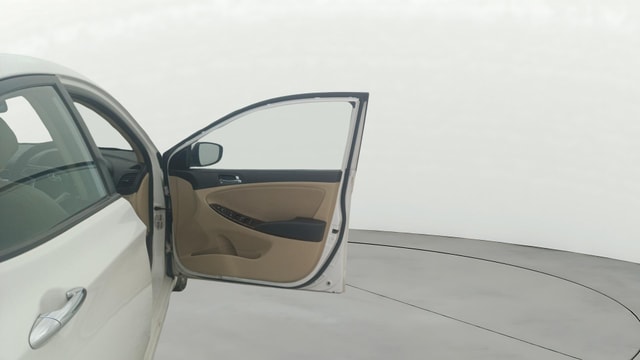 View Hyundai Fluidic Verna Image 46 Used Hyundai Fluidic Verna Image 46