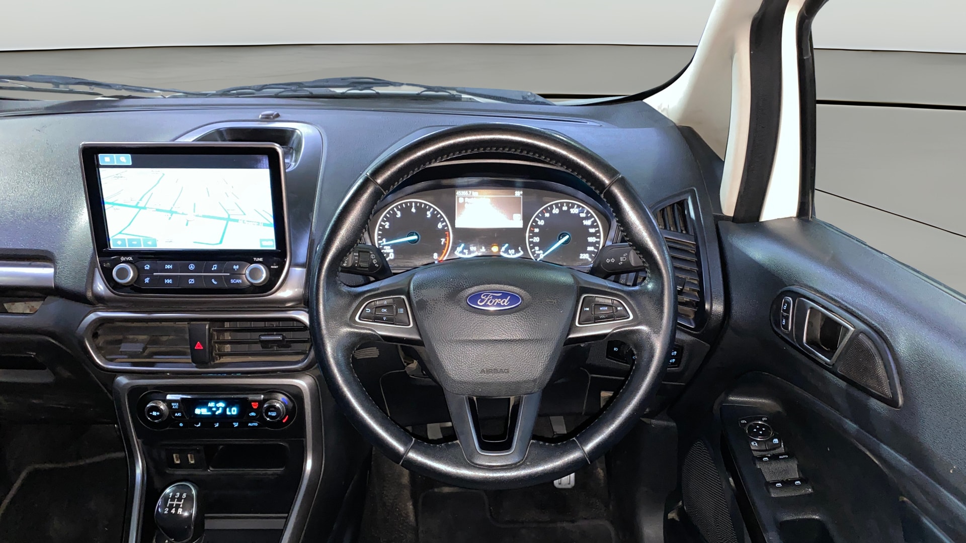 View 2018 Ford EcoSport 1.5 TDCi Diesel Ambiente BS IV Image 12 Used 2018 Ford EcoSport 1.5 TDCi Diesel Ambiente BS IV Image 12