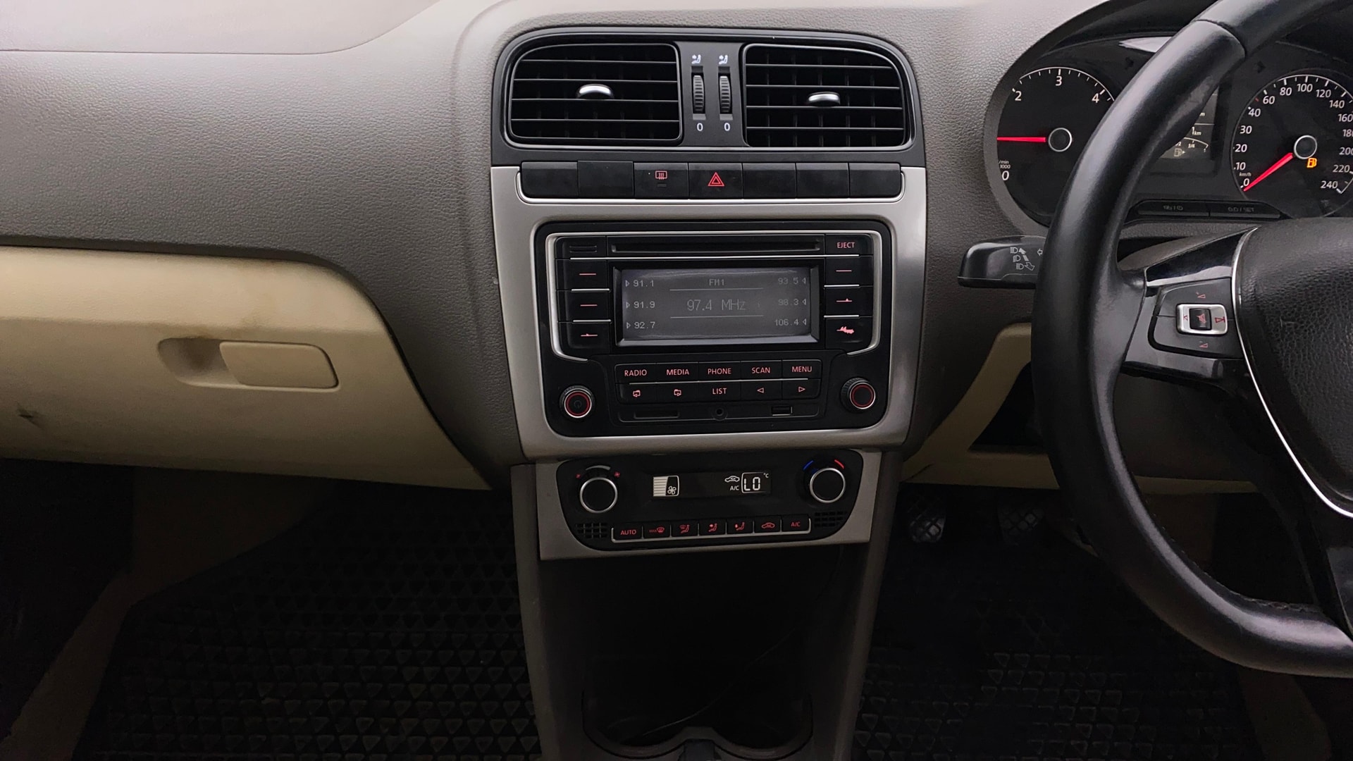 Used 2015 Volkswagen Vento Used 2015 Volkswagen Vento