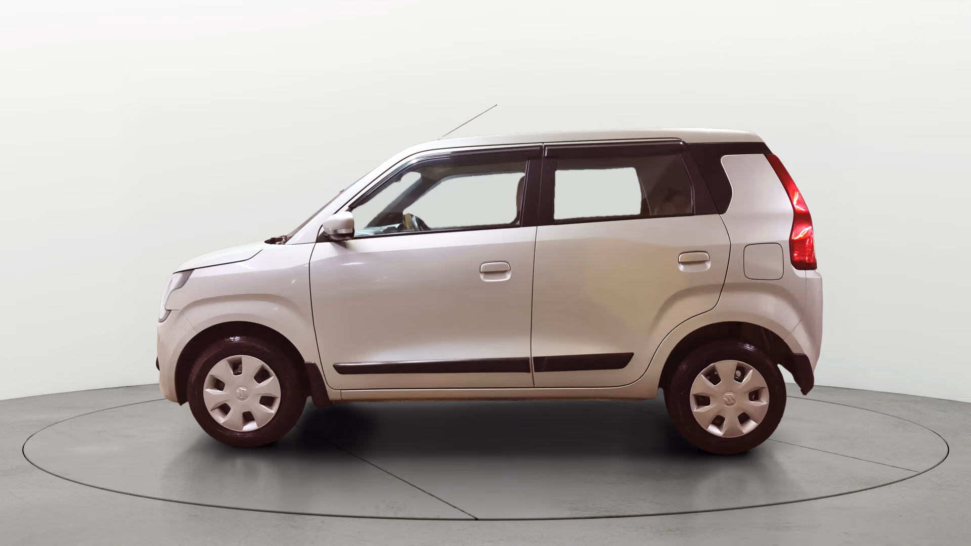 View 2022 Maruti Suzuki 1000 Base Variant Image 5 Used 2022 Maruti Suzuki 1000 Base Variant Image 5