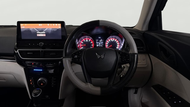 View Mahindra XUV 3XO Image 21 Used Mahindra XUV 3XO Image 21