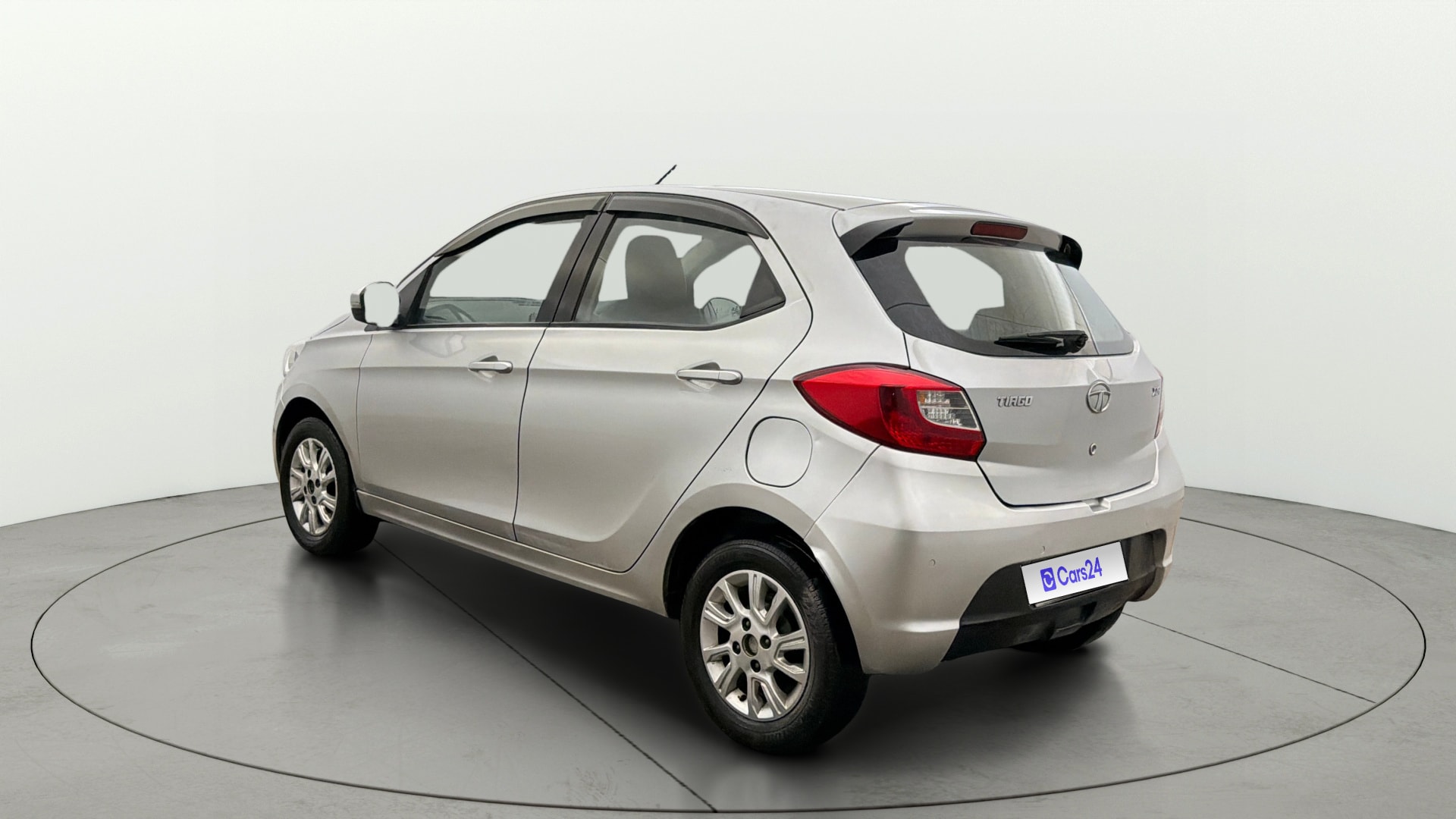 View 2017 Tata Tiago Revotorq XB Image 2 Used 2017 Tata Tiago Revotorq XB Image 2