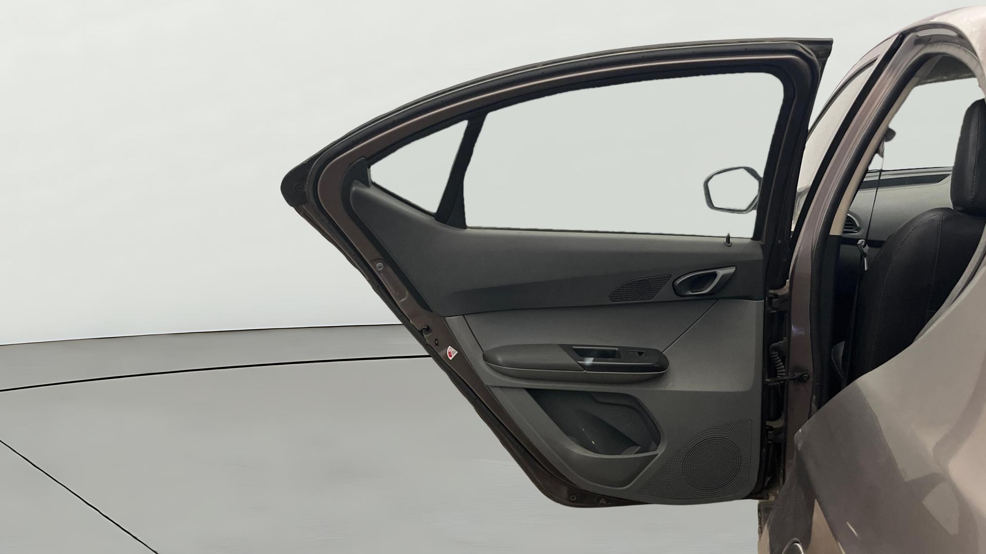 View 2018 Tata Tigor XT Petrol Image 14 Used 2018 Tata Tigor XT Petrol Image 14